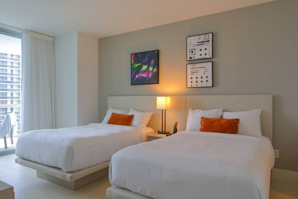 Best Ocean & Bay Views 2 Bed 2 Bath @ Hyde Resort - photo 4