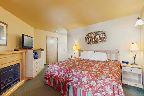 Icicle Village Resort Condo 408 — Leavenworth