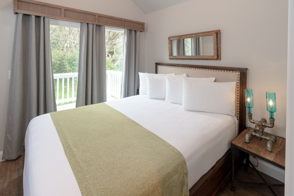 Oceanside Beachfront RV Resort - photo 4