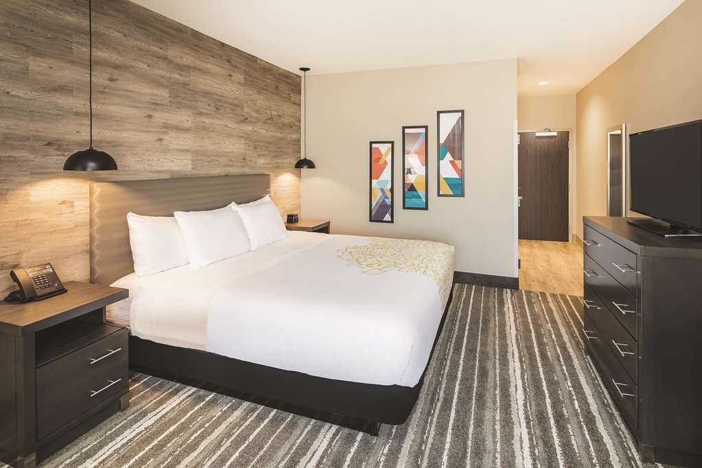 La Quinta Inn & Suites by Wyndham Atlanta South McDonough - photo 15