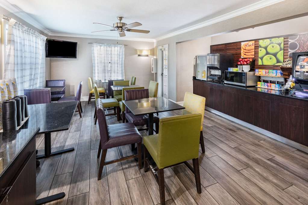La Quinta Inn by Wyndham Laredo I 35 - photo 58
