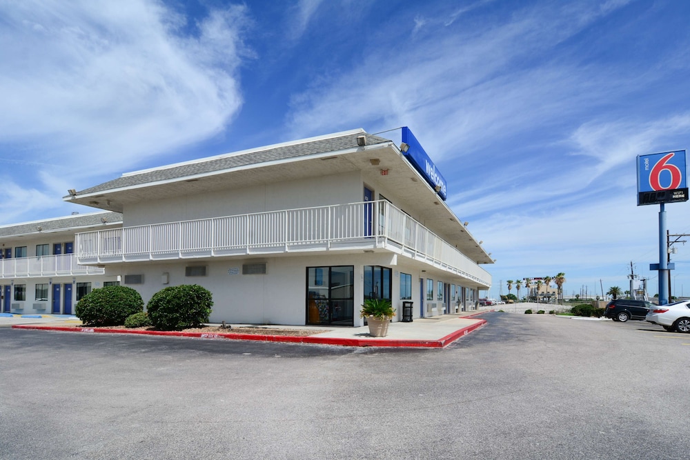 Motel 6 Galveston TX - featured photo