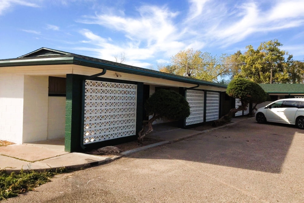 Hometown Inn By Oyo Lakin Ks - photo 2