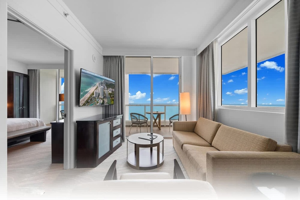 Fontainebleau Miami Beach Private Luxury Suites - photo 236