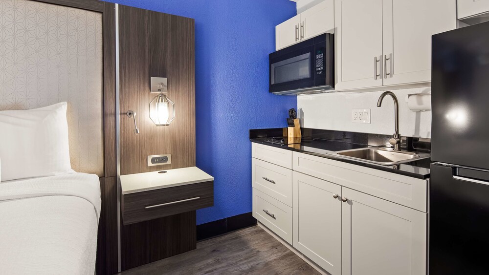 Best Western Plus Executive Residency Denver Central Park Hotel - photo 19