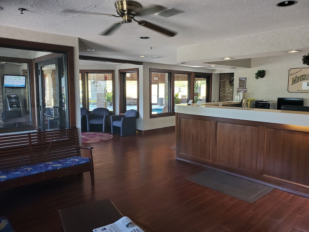 Quality Express Inn & Suites - photo 2