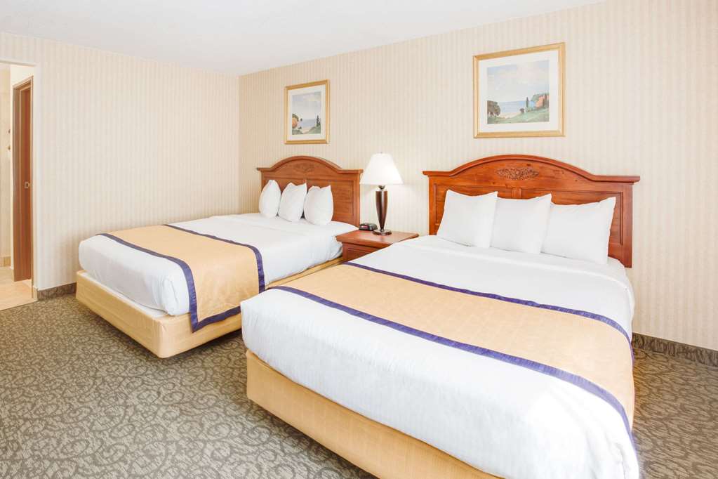 Baymont by Wyndham Kalamazoo West - photo 7