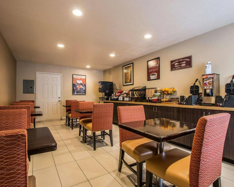 Econo Lodge Inn & Suites El Cajon San Diego East - photo 6