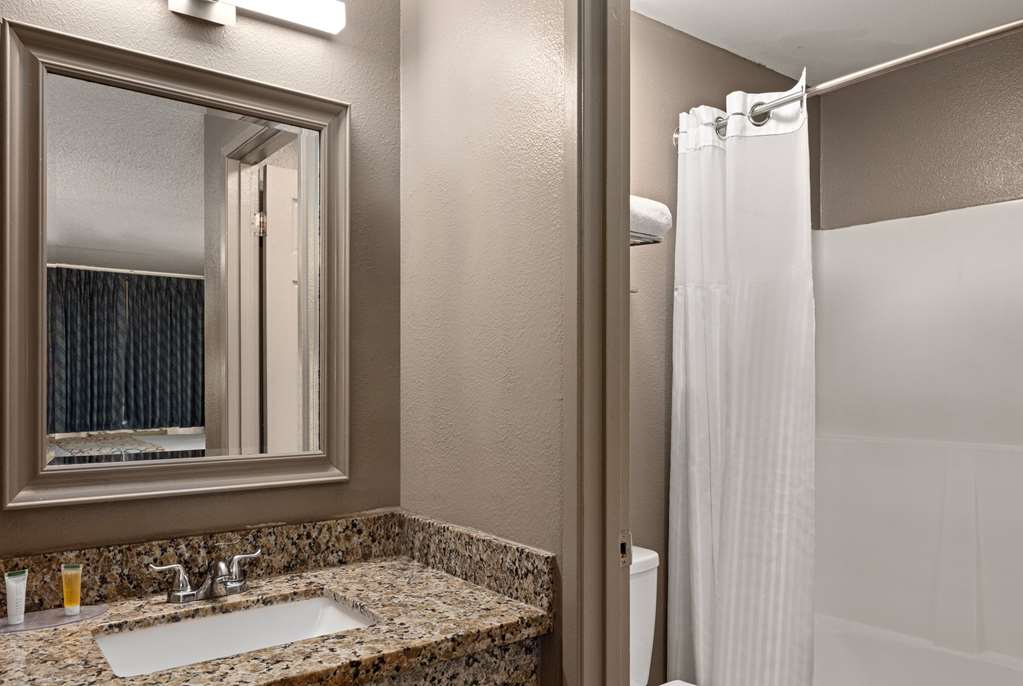 Days Inn by Wyndham Lakewood South Tacoma - photo 29