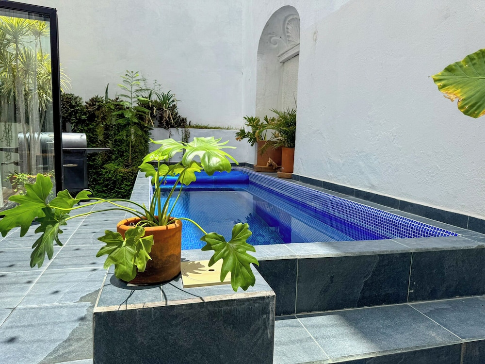 Zacateros 44 Colonial Charm with Private Pool — 4-Star Luxury Hotel in San Miguel De Allende, Mexico