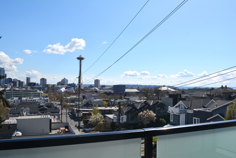 Sunny Westlake Suites by Metro - photo 14