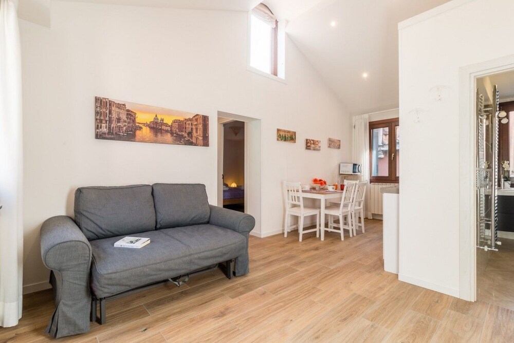 Ilodge 73 - last minute hotel in Louth