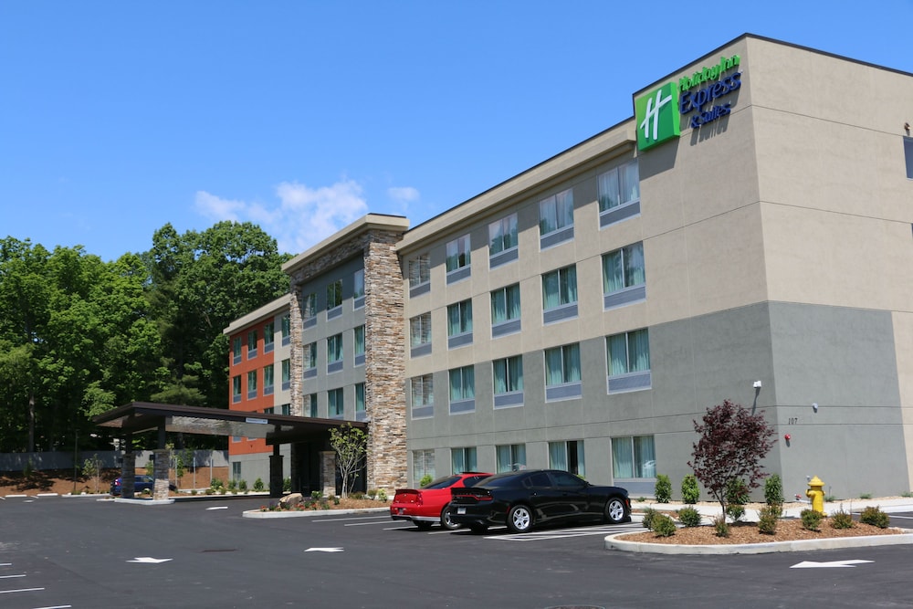 Holiday Inn Express Suites Hendersonville Se Flat Rock By Ihg — Flat Rock