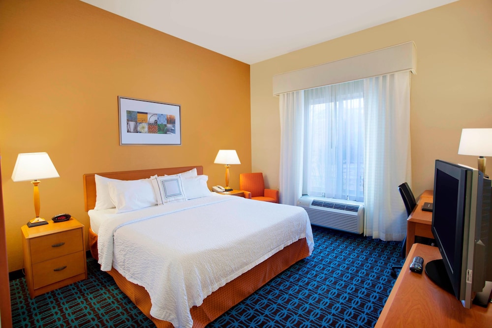 Fairfield Inn & Suites by Marriott Detroit Metro Airport Romulus - photo 7