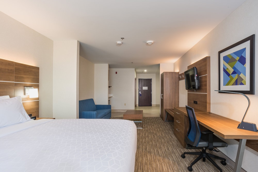 Holiday Inn Express Hotel & Suites Swansea by IHG - photo 11