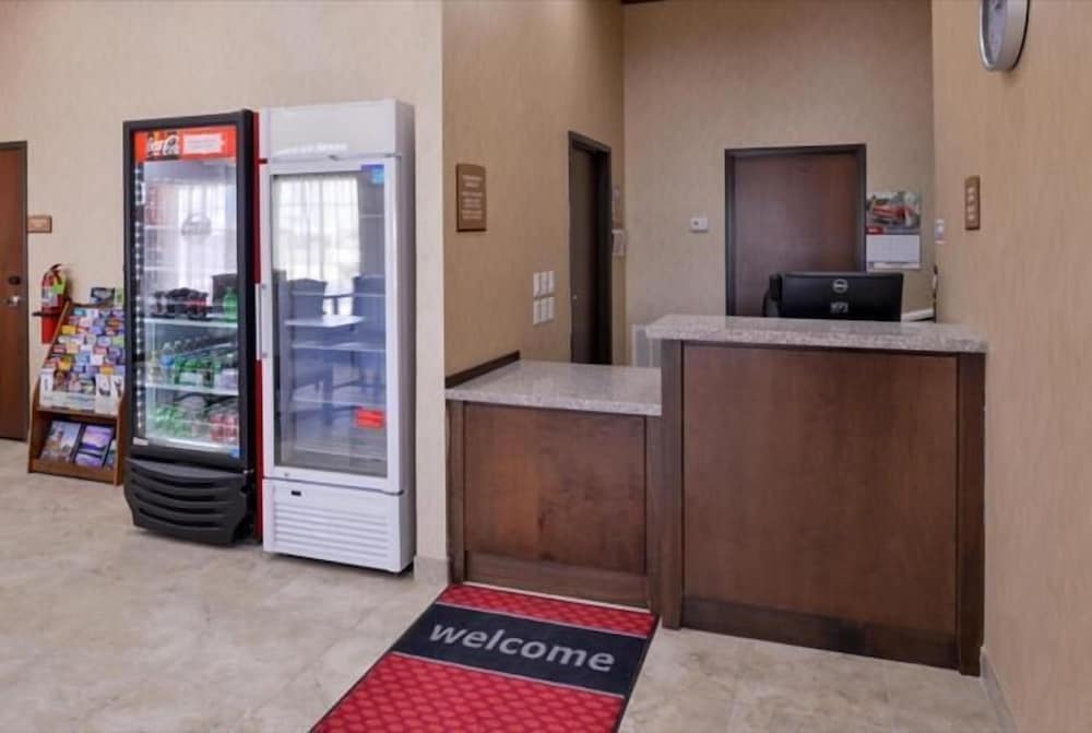 La Bonita Inn & Suites - photo 3