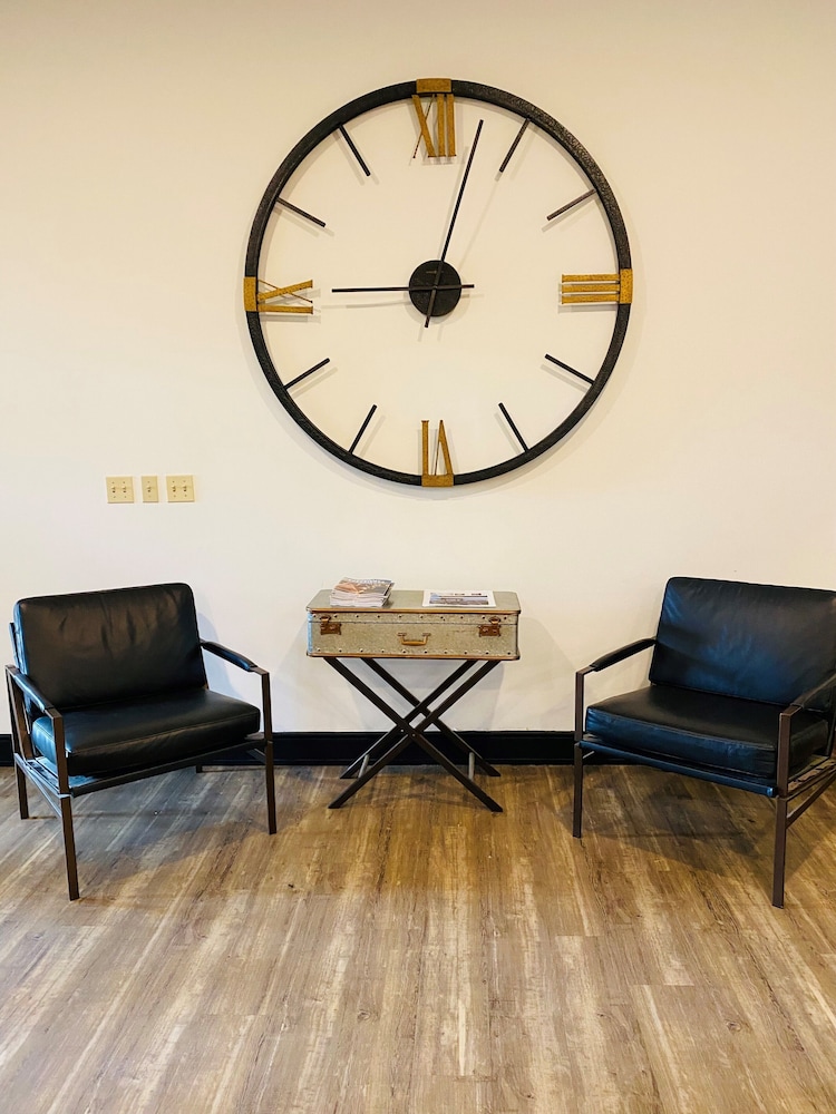 The Suites Hotel at Waterfront Plaza - photo 4