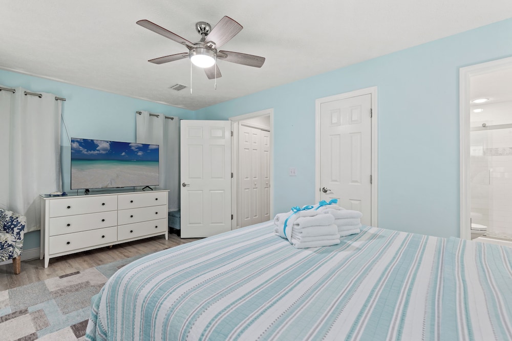 Sago by the Sea: 2 bed 2.5 bath Retreat Steps From the Beach Sleeps 7 - photo 6