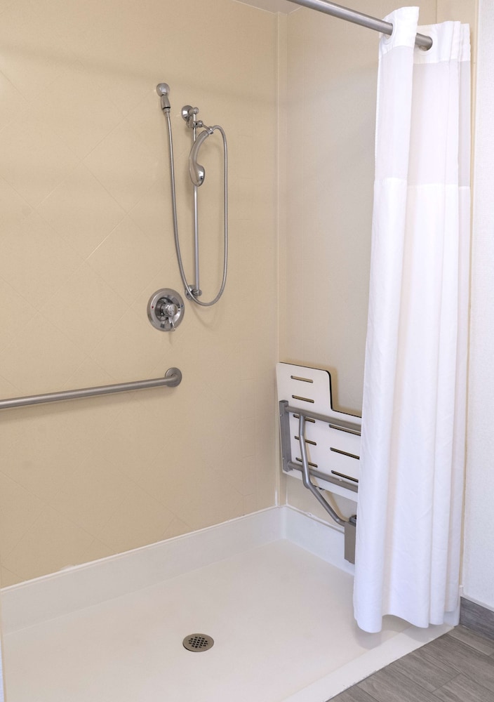 Hampton Inn & Suites Seal Beach - photo 12