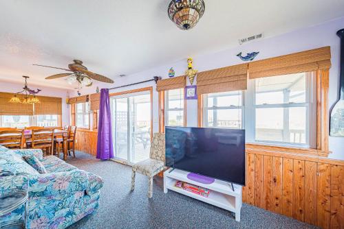 Coleman's Beach Front Inn - photo 19