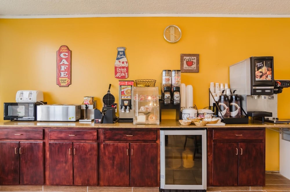 Alamo Inn & Suites - photo 33