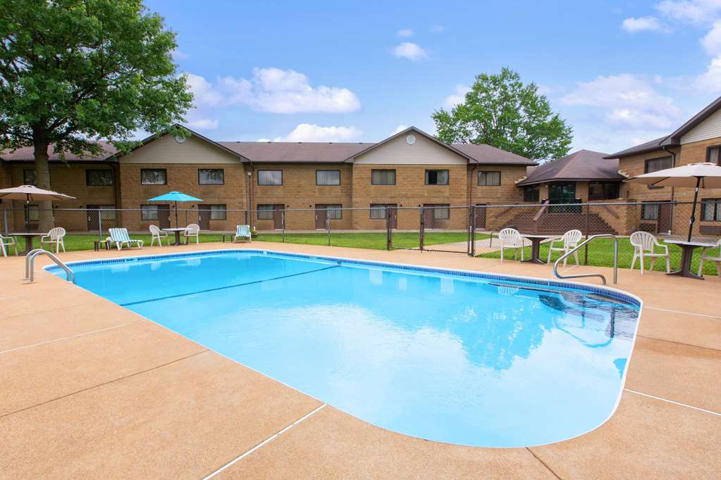 Baymont Inn and Suites by Wyndham Farmington MO - photo 10