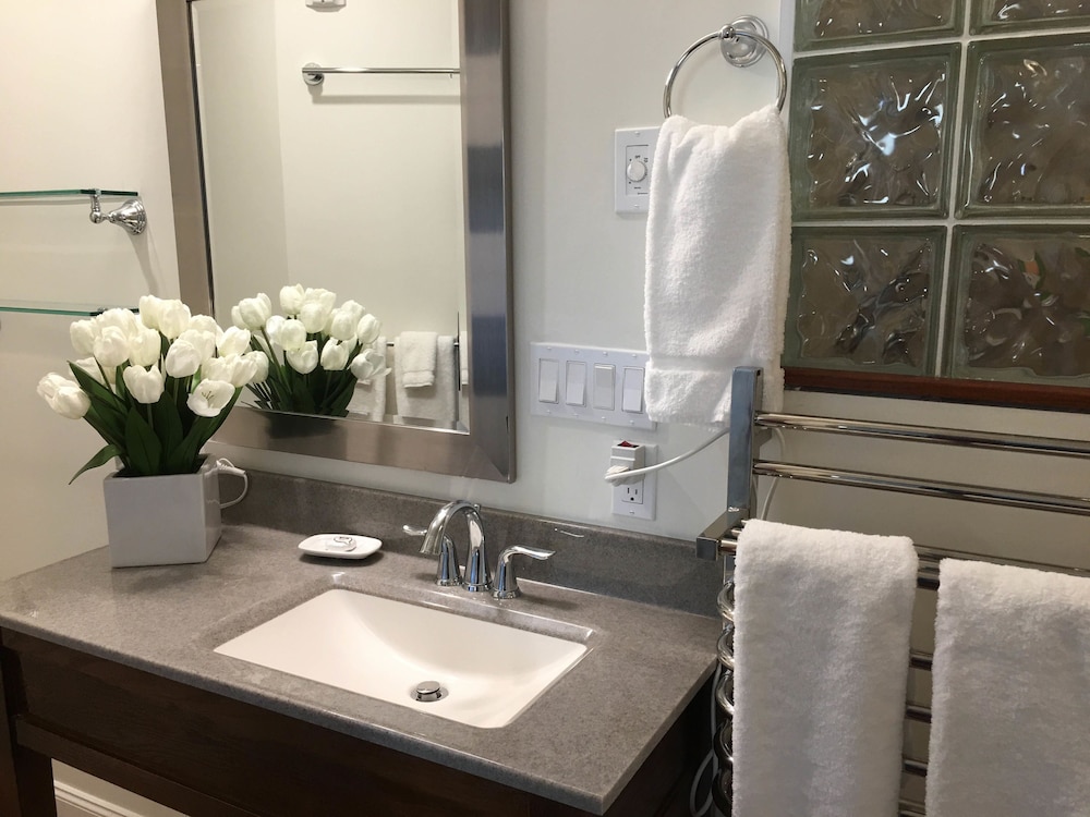 Camden Riverhouse Hotel - photo 58