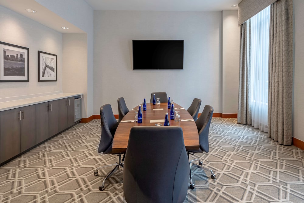 Embassy Suites Boston Logan Airport - photo 47