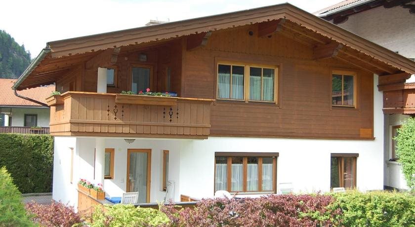 Landhaus Alpenrose — 4-Star Luxury Hotel in Mayrhofen, Austria