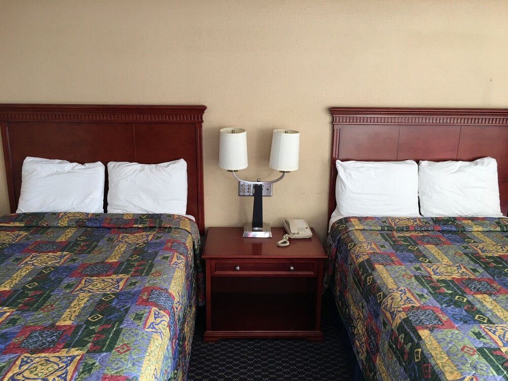 Rodeway Inn At Fort Lee - photo 9