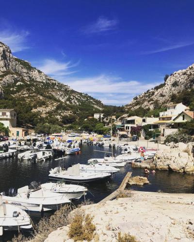 Typique Cabanon Familial - carbon neutral hotel in Marseille