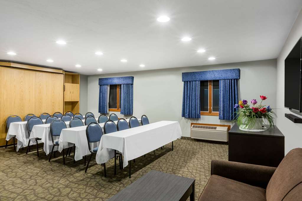 Baymont by Wyndham Pella - photo 18