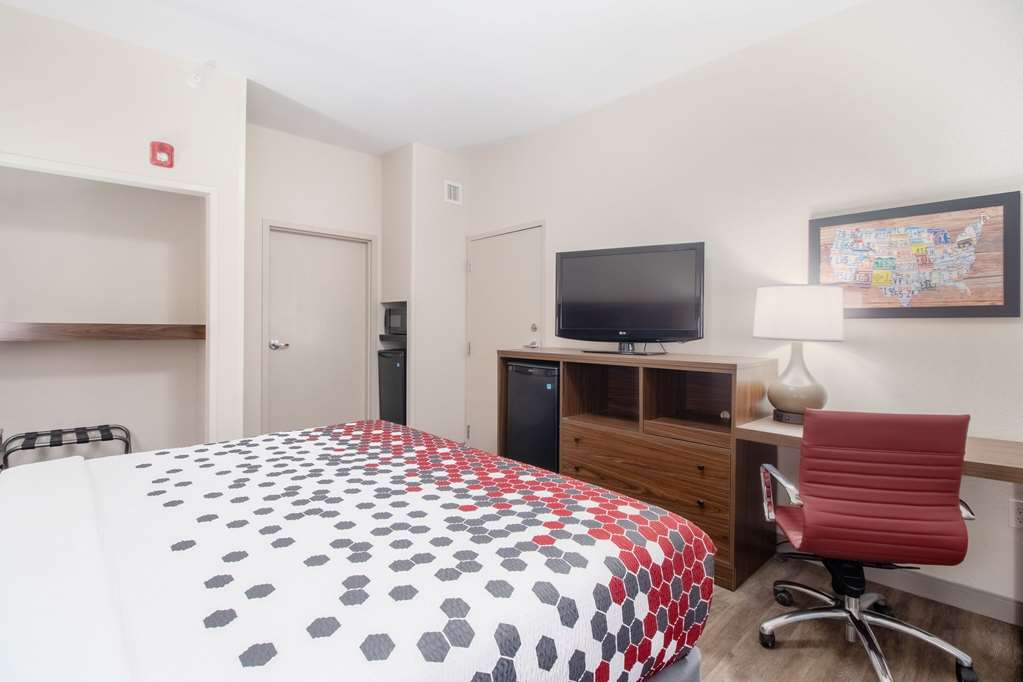 Econo Lodge Inn & Suites Foley North Gulf Shores - photo 29