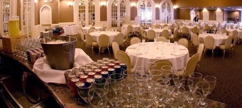 The Sterling Hotel - photo 40