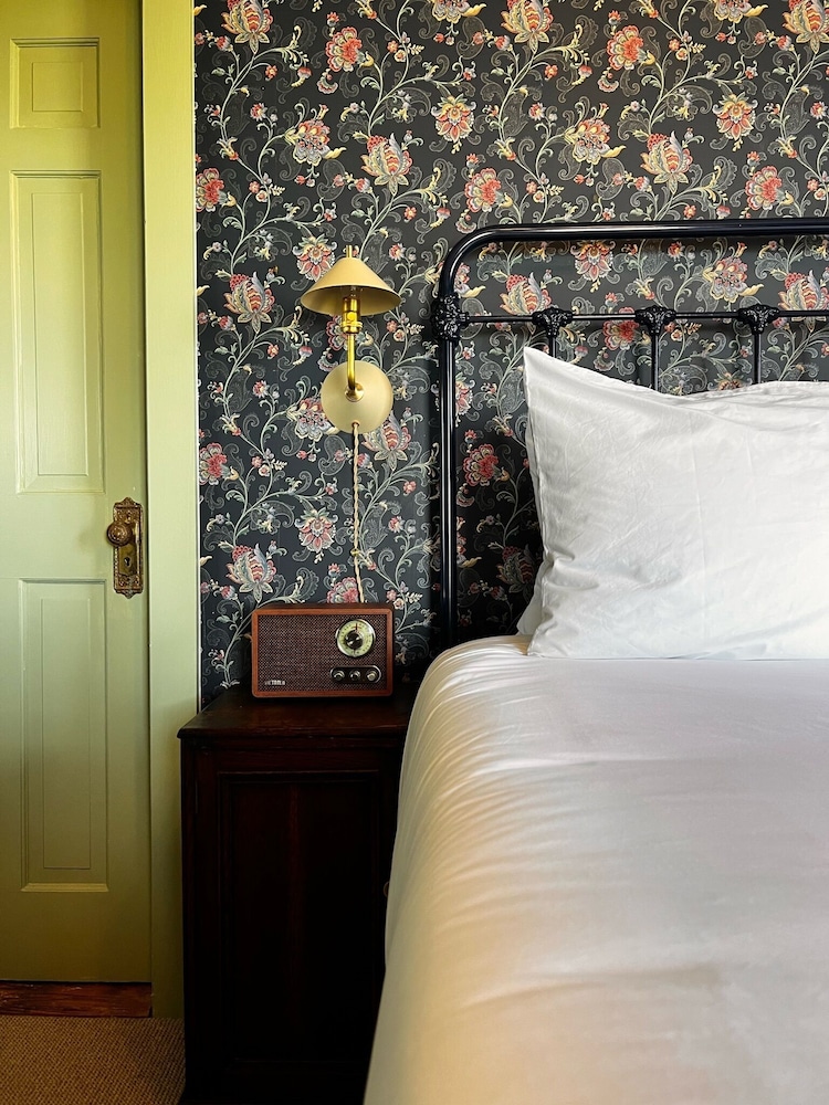 The Atlantic Inn - photo 7