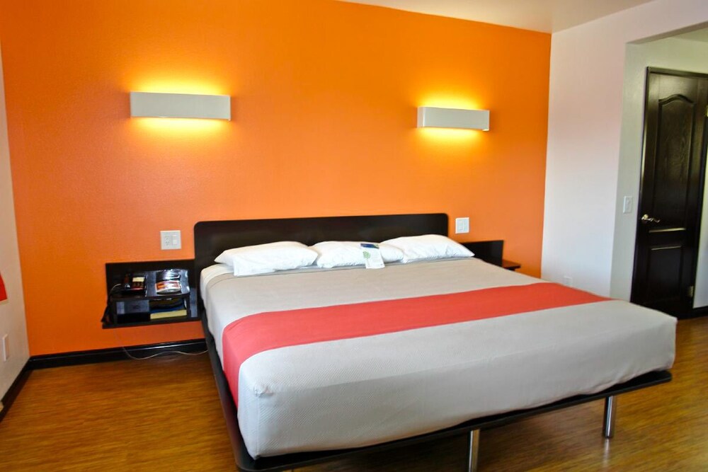 Motel 6 Costa Mesa CA Newport Beach - photo 6