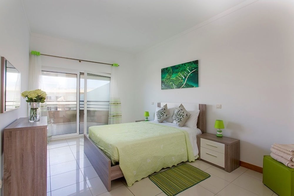 Albufeira Apartment Sleeps 4 Seaside — 4-Star Luxury Hotel in Albufeira, Portugal