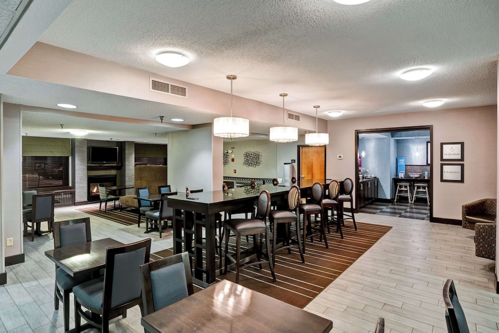 Hampton Inn State College - photo 25