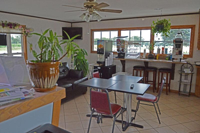 Americas Best Value Inn Suburban Motel - photo 9