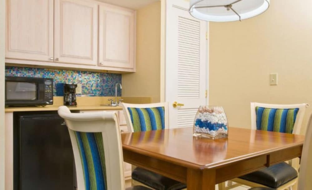 Surfside Hotel and Suites - photo 22