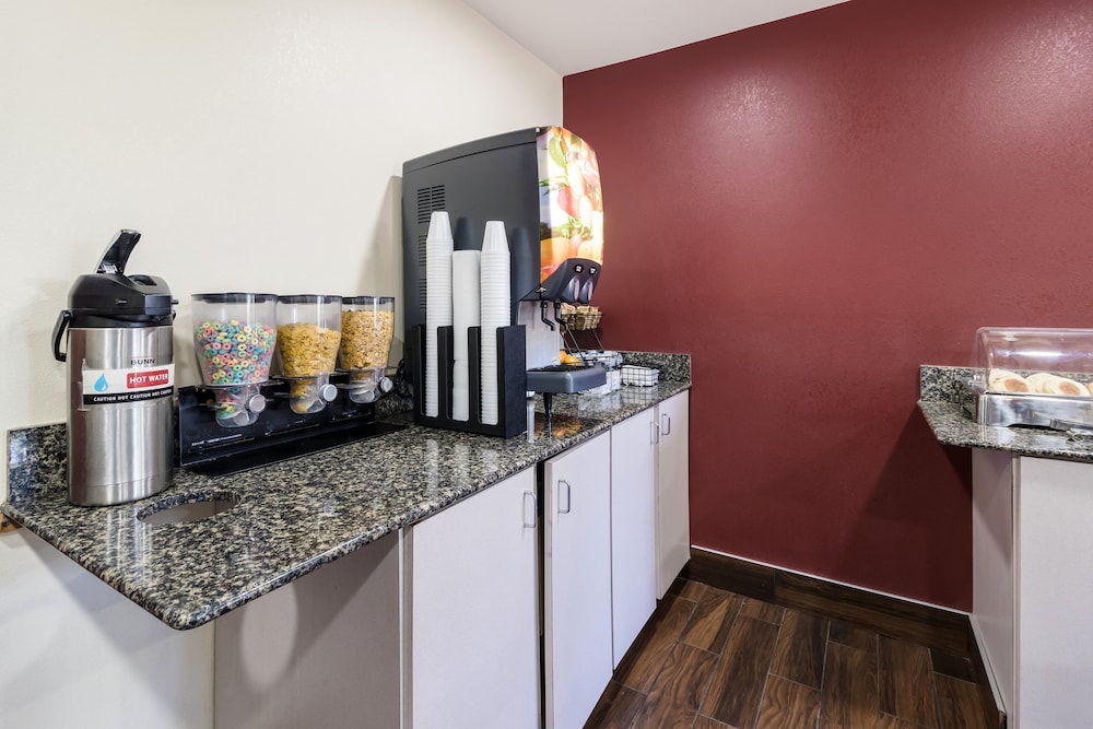 Red Roof Inn Murfreesboro - photo 20