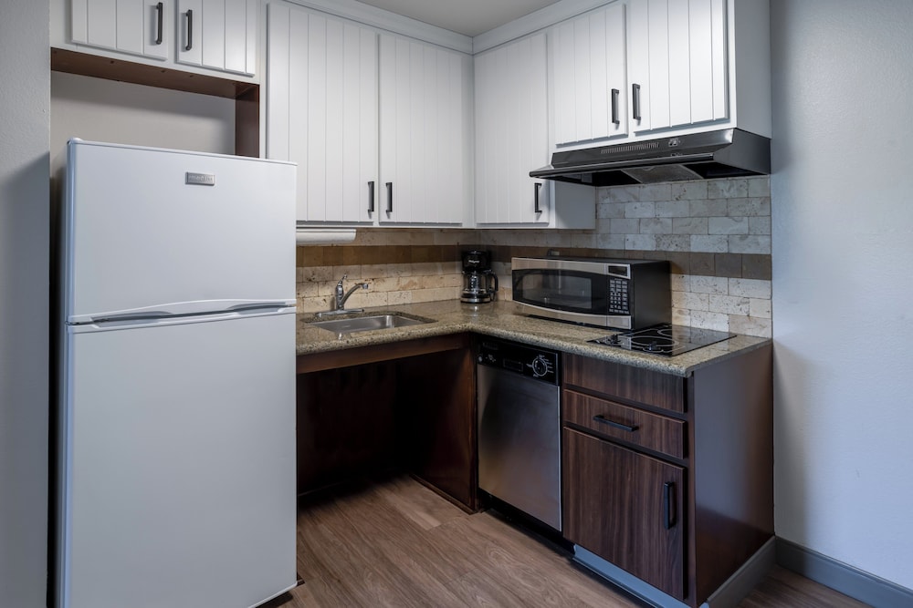 Staybridge Suites Wilmington E by IHG - photo 18