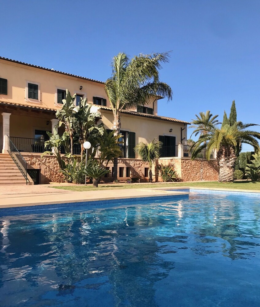 Villa Can Bou — 4-Star Luxury Hotel in Ses Salines, Spain