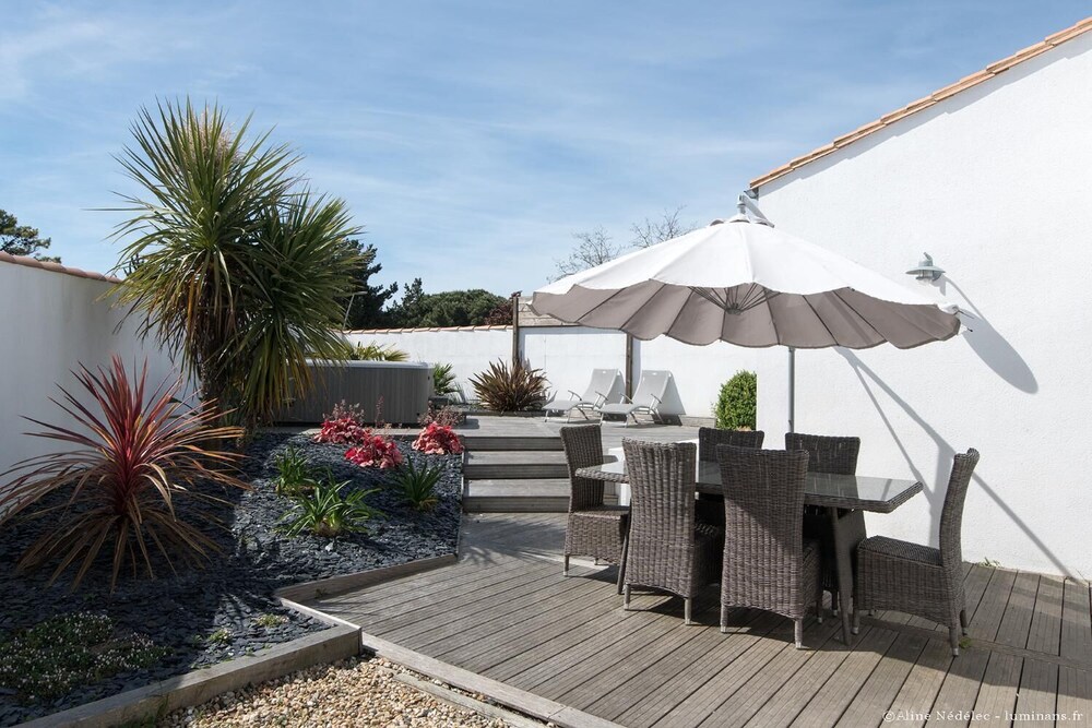 Maison Rh a — 4-Star Luxury Hotel in Saint-Martin-De-Re, France