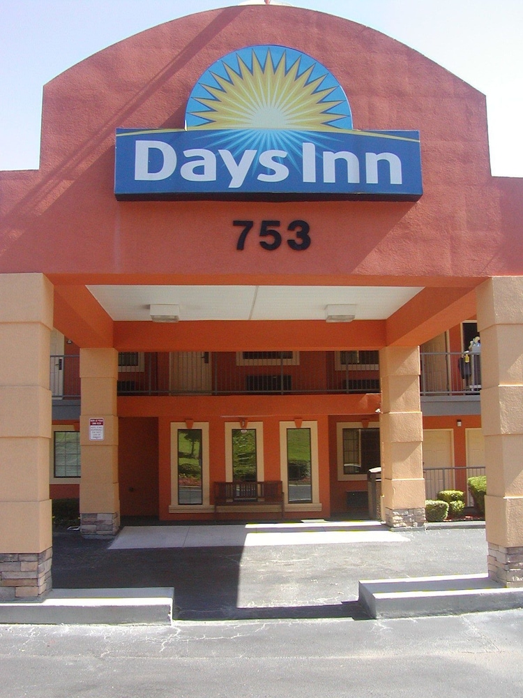 Days Inn by Wyndham Marietta White Water - photo 25