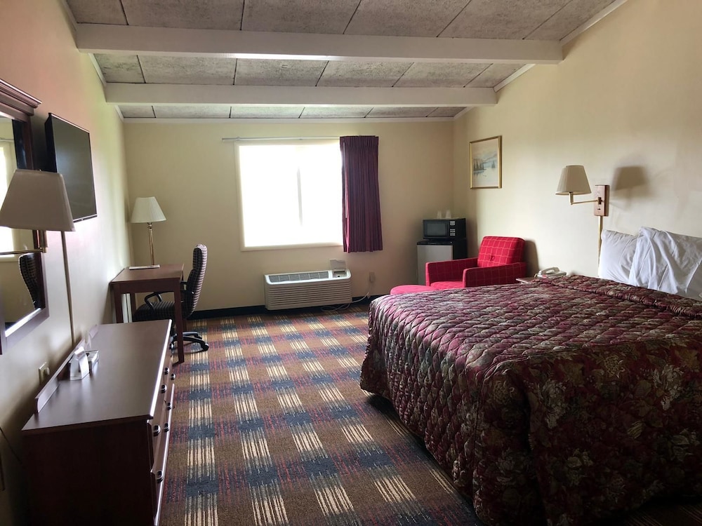 Red Carpet Inn North Syracuse - photo 11
