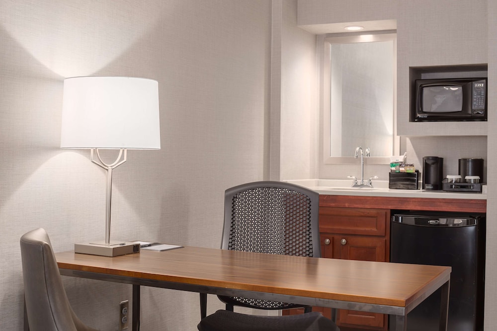 Embassy Suites by Hilton Boston Marlborough - photo 9