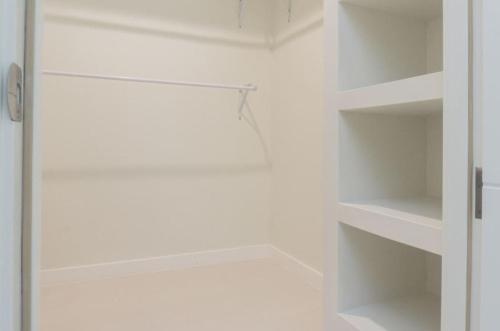 2Bed Apartment Pool Garden Parking — 4-Star Luxury Hotel in Kingston, Jamaica