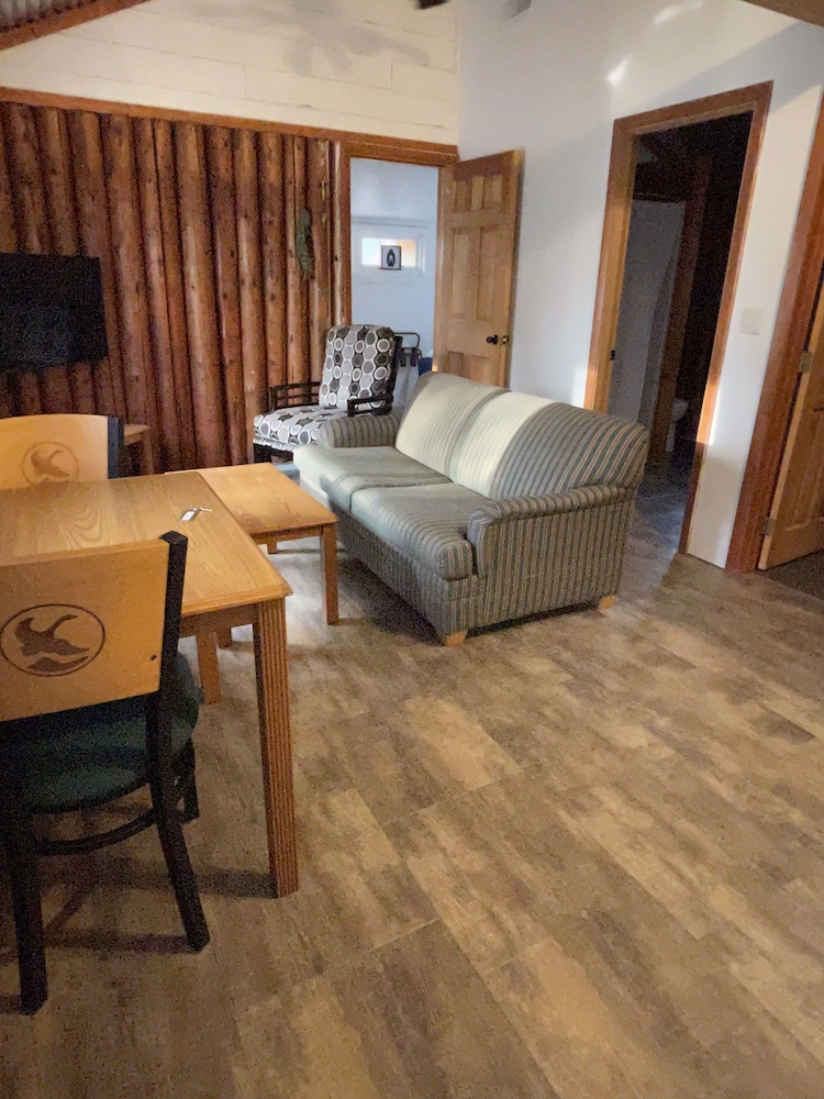 Hanging Horn Lakeside Resort - photo 48
