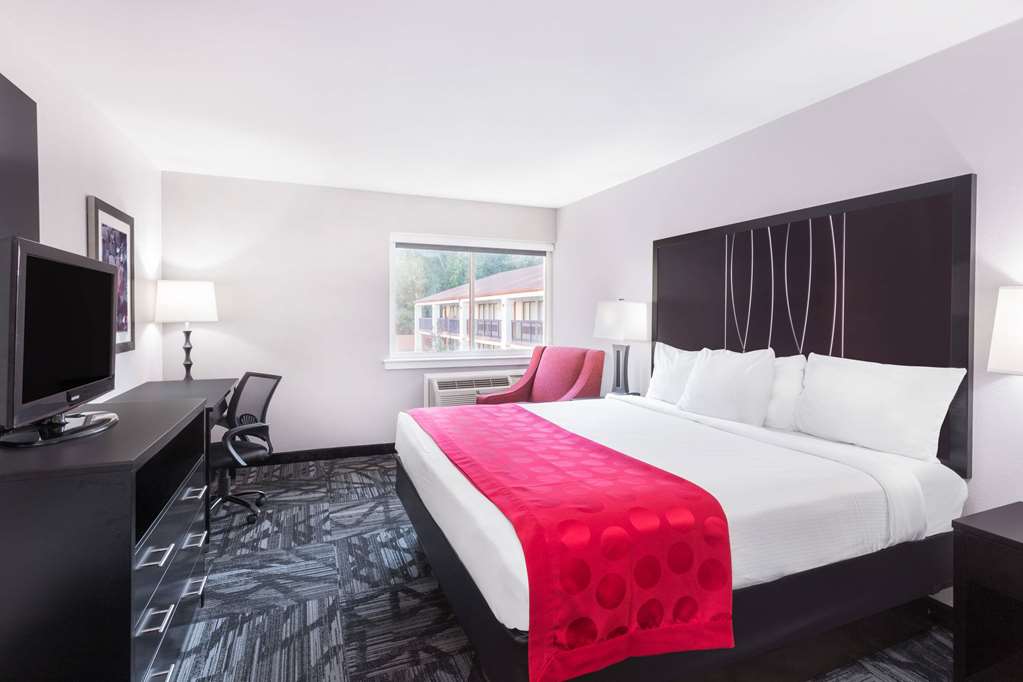 Ramada by Wyndham Tuscaloosa - photo 16
